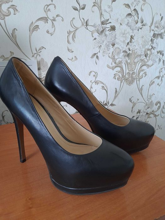 Продам туфлі жіночі