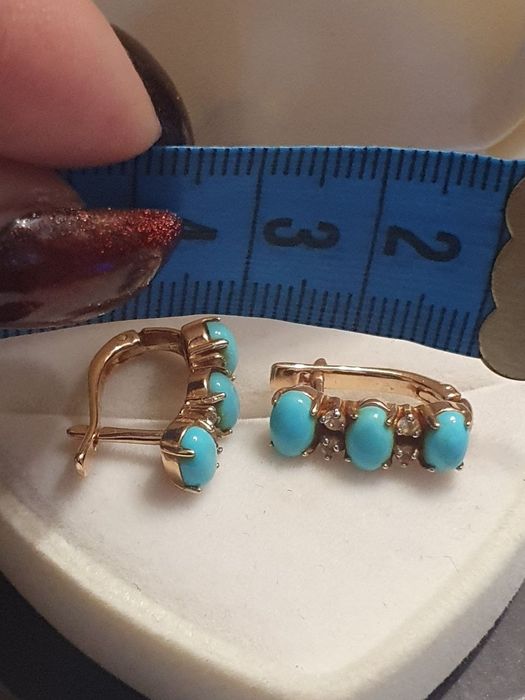 Золотые серьги с бирюзой