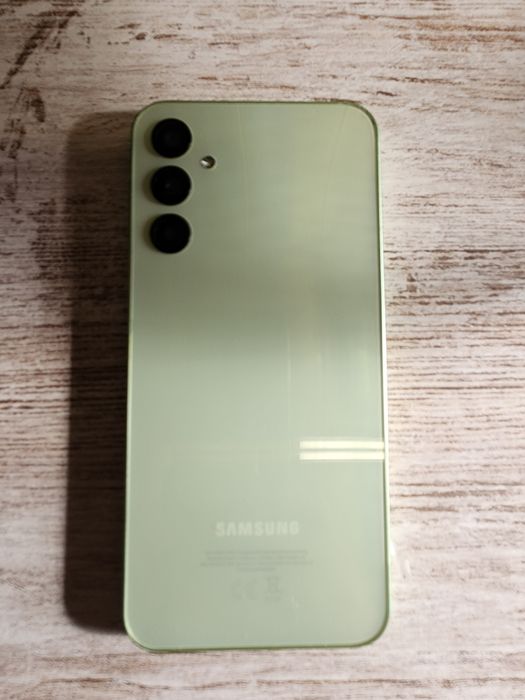 Samsung a24 como novo