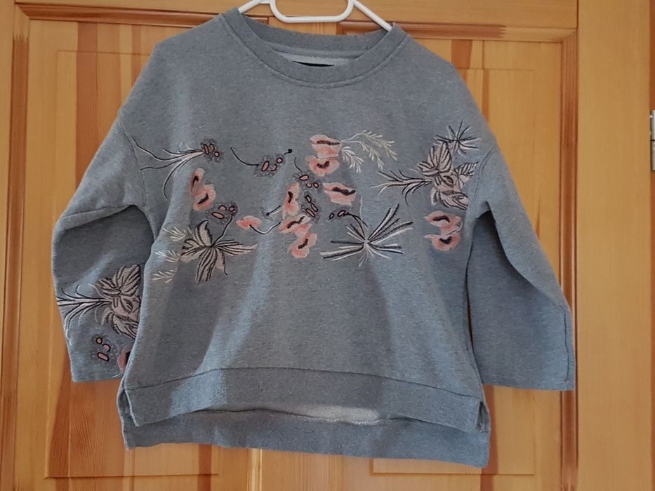 Bluza RESERVED z haftem