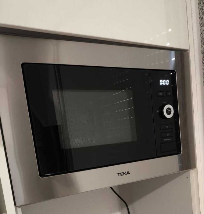 Vendo microndas TEKA com 2 anos de uso