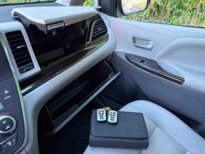 2015 Toyota Sienna XLE Premium 8-Passenger