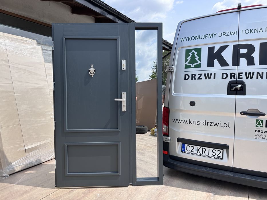 Drzwi zewnętrzne drewniane z doświetlem 140 Montaż C Polska