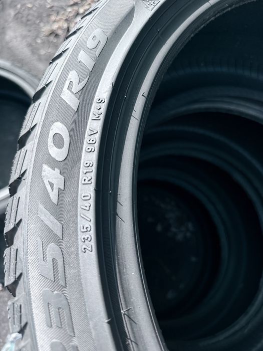 235 40 19 Pirelli Sottozero 3 90% 2024 Шини Зима