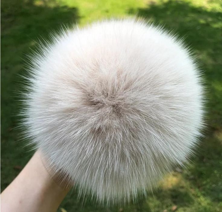 Beżowy pompon z lisa naturalnego