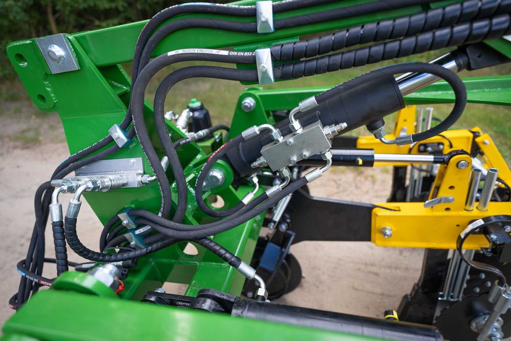 STALOVY Agregat bezorkowy do uprawy pasowej strip till 3m 4 moduły