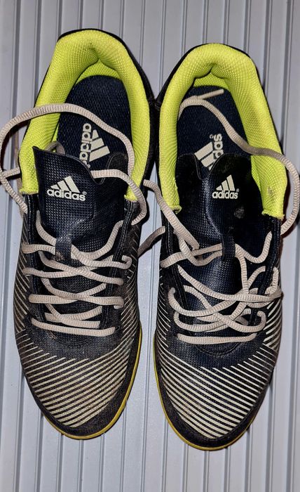 ADIDAS Freefootball Tableiro – Preto/Bege/Amarelo