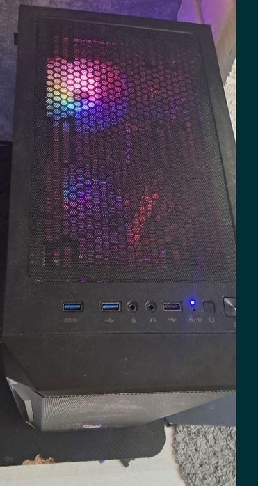 Komputer gamingowy do gier i nauki