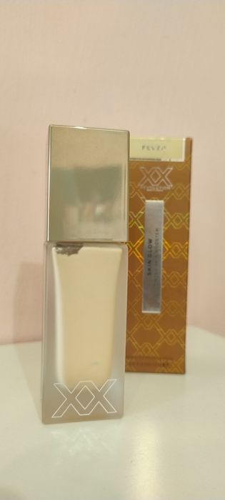 Nowe nieużywane serum tint rozświetlająca baza pod makijaż