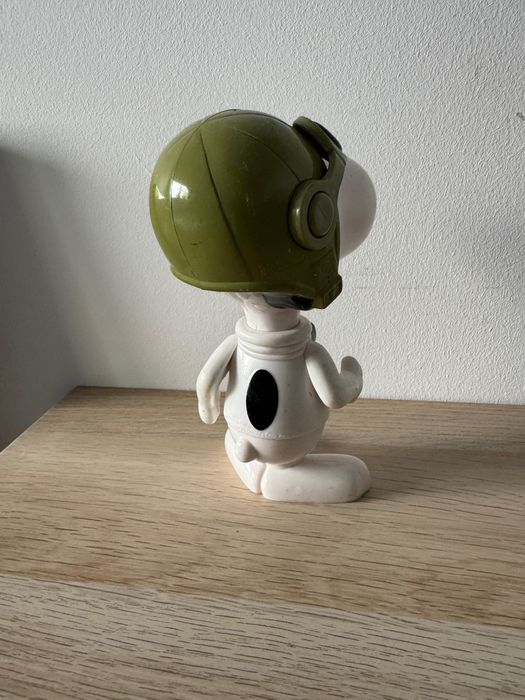 Figura do Snoopy – cerca de 20 cm, decoração colecionável
