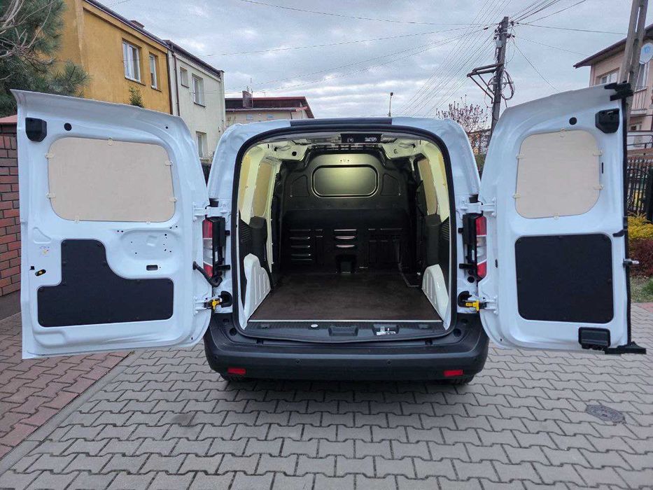 Zabudowa ze sklejki paki samochodu dostawczego busa furgonu vana