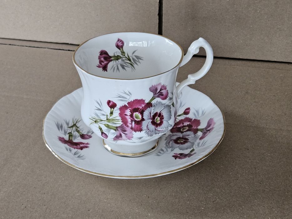 Royal Standard filizanka porcelanowa
