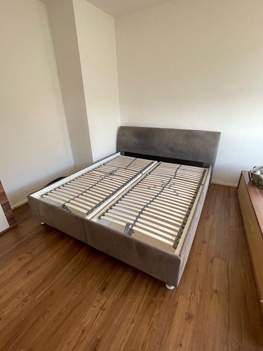 Łóżko szare tapicerowane + materace