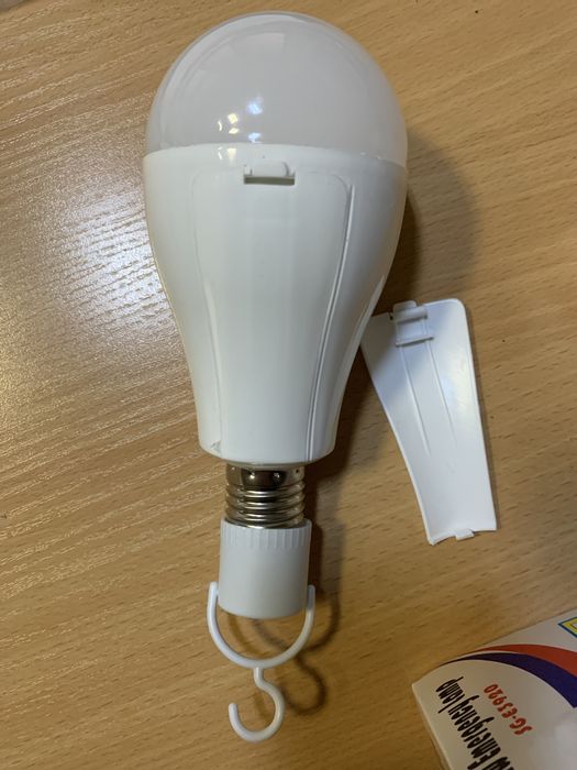 LED Лампочка на 20W від 220V на акумуляторах 18650 (2шт)