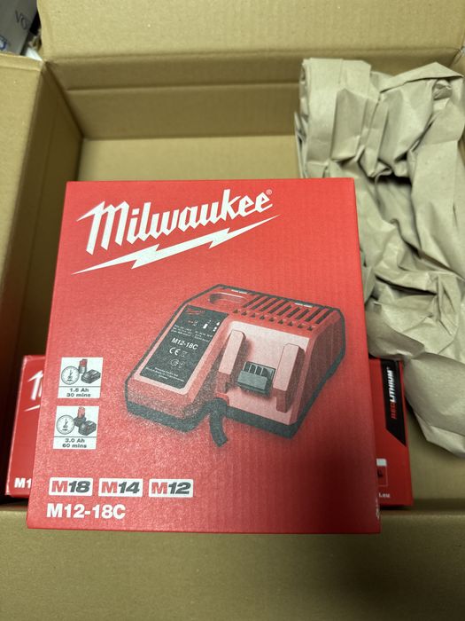 Zestaw Milwaukee M12 FTB + Bateria 3.0 ah + Ładowarka M18 M14 M12