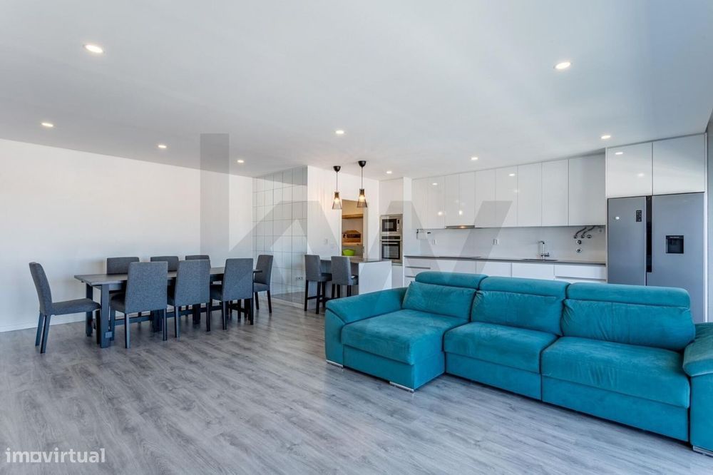 Apartamento T3 com Suíte e Garagem Box | Porto Alto, Samora Correia