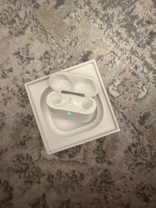 Airpods 4 anc - case ładujacy