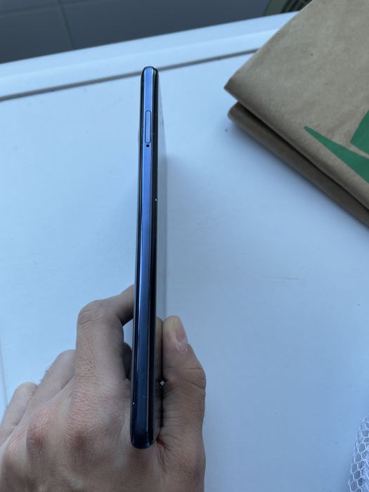 Xiaomi 10T Lite (broken camera lens/takes photos/excellent software condition)64332155717889124