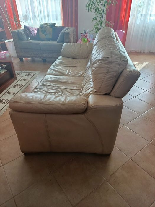 Sofá em pele verdadeira