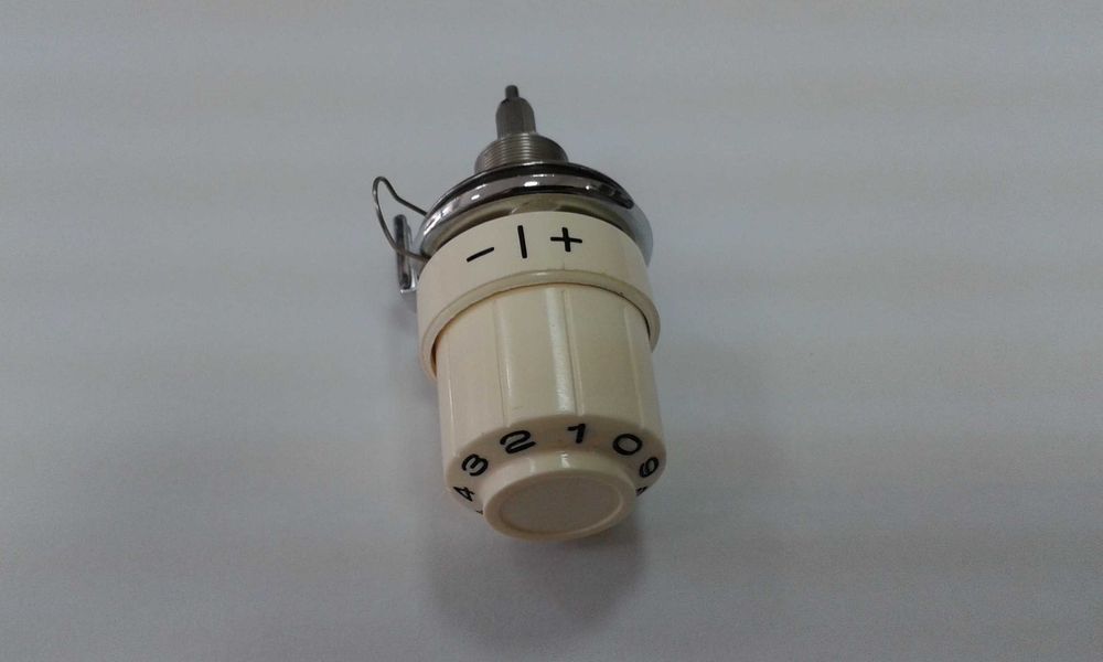 Reparação mecânica e afinação, de máquina de costura