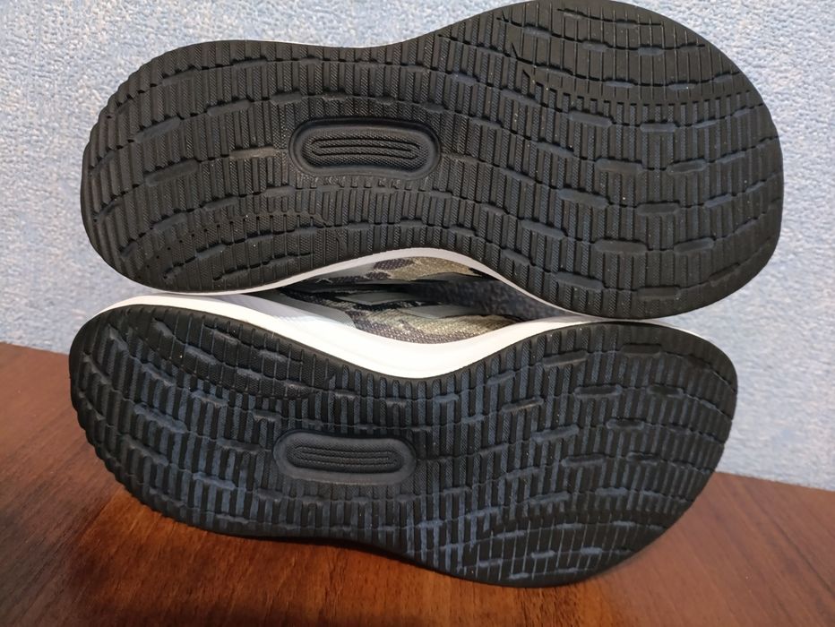 Кросівки Adidas розмір 32