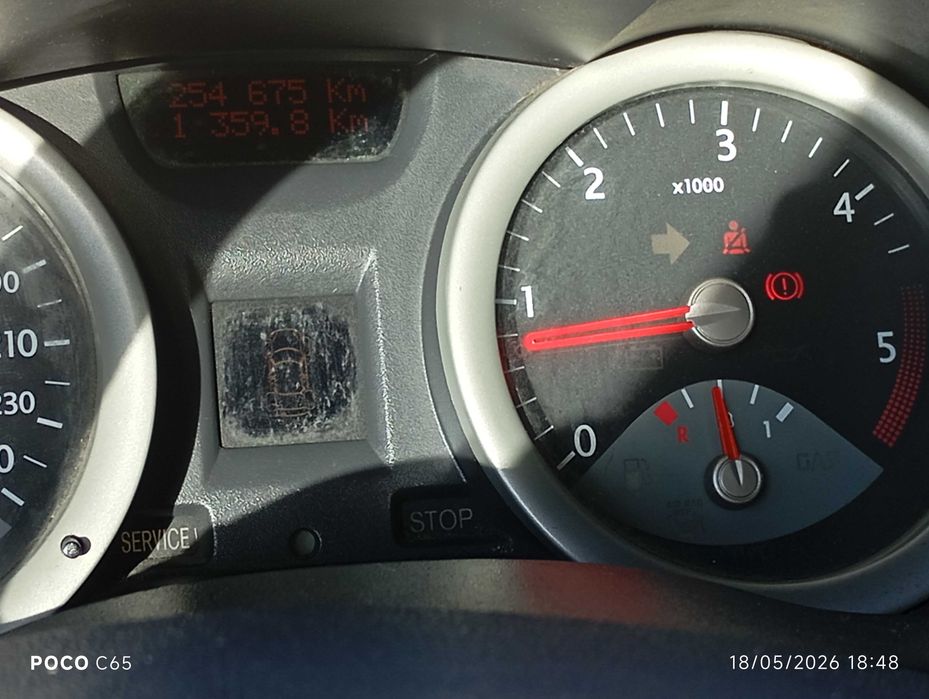RENAULT Megane do ano 2005 mês 07 , em perfeitas condições
