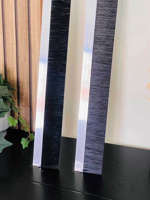 ESCOVAS VEDAÇÃO

1m x 5cm escova x 2.5cm calha