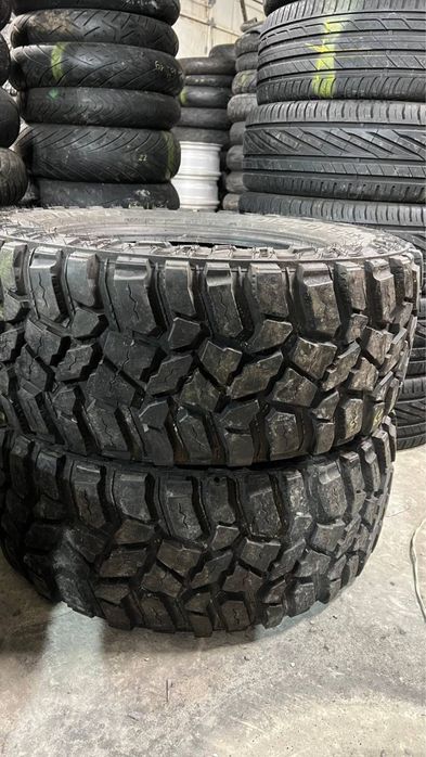 Пара гуми 305/60/18