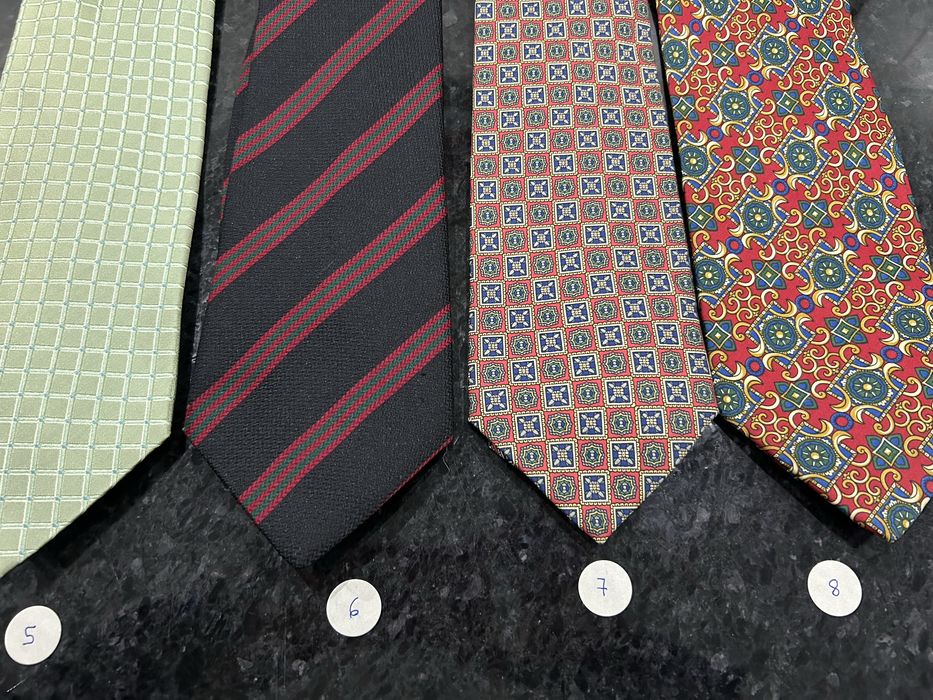 Gravatas diversas de marca