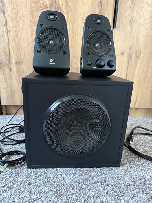 Акустична система Logitech Z623 / колонки 2.1 / сабвуфер / акустика / 200w / саб