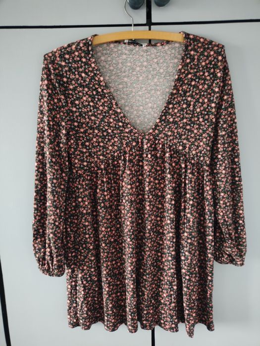 Sukienka w drobne kwiatki