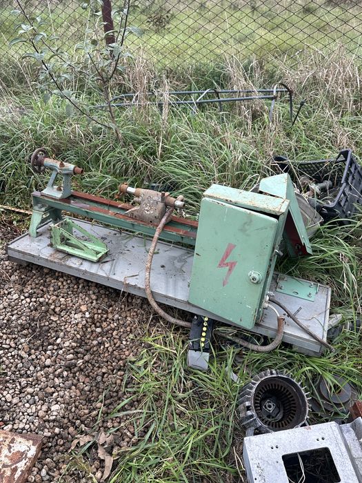 Токарний станок по дереву