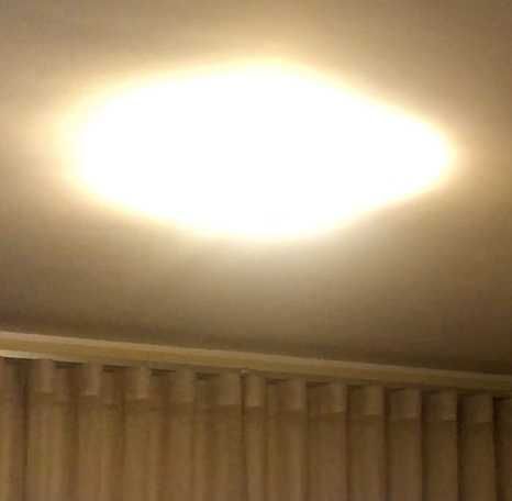 Cortinados que deixam a luz entrar, sem ter visibilidade do exterior