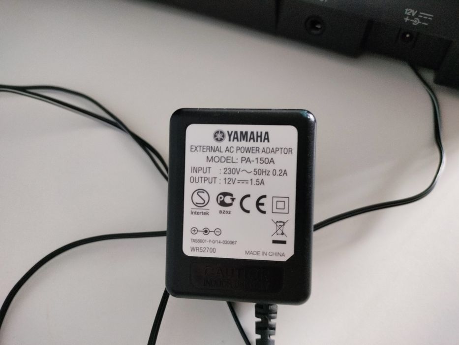 Pianino Yamaha  Piaggero NP-31