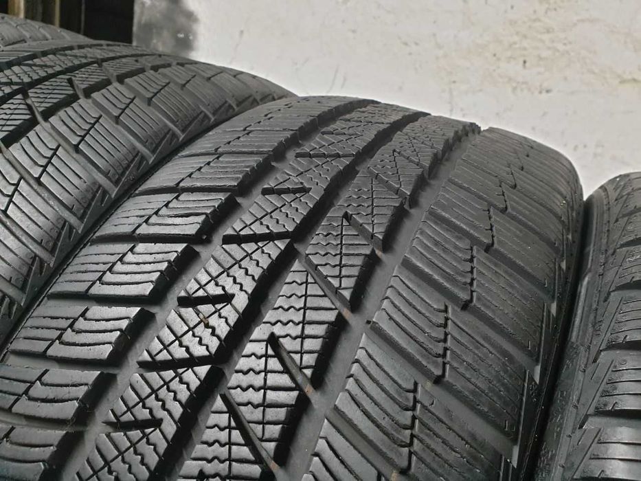 Cztery Opony zimowe 225/45R17 8,5mm Barum Polaris 5 2022r