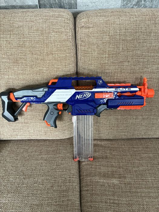 Nerf Elite RapidStrike CS-18 Automática