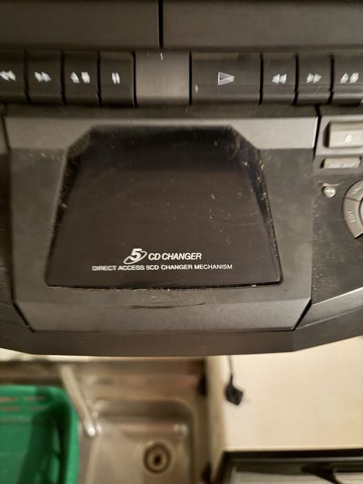 Aparelho de 5 cd e 2leitores de cassetes Sony