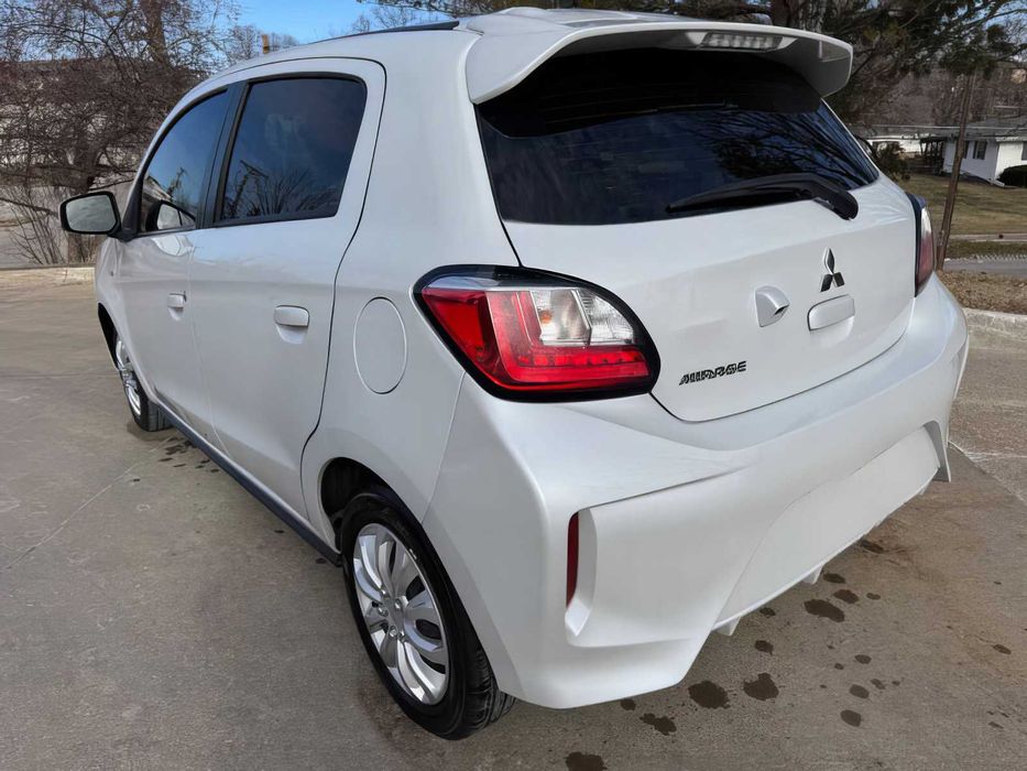 Mitsubishi Mirage ES      2021