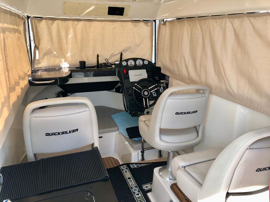 Quicksilver Captur 755 Pilothouse
