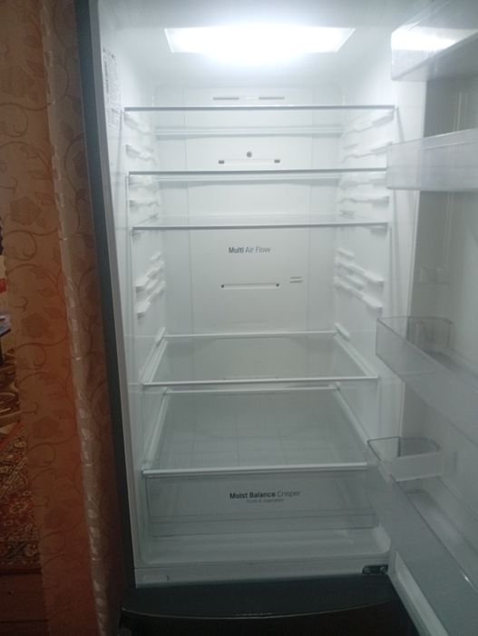 Продам холодильник LG