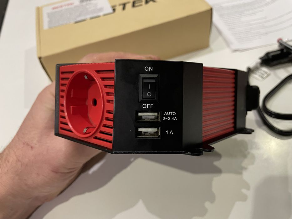 Инвертор Bestek 400 Вт США