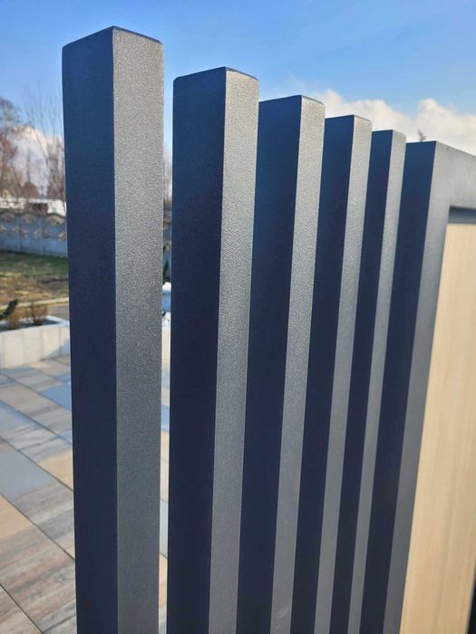 Nowoczesna Palisada Pionowa - przęsło pionowe / słupkowe -  ALUMINIUM
