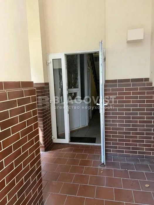 Продаж 3к Варязький пров. (Бехтеревський пров.,) 13а доревол Н=3,2м