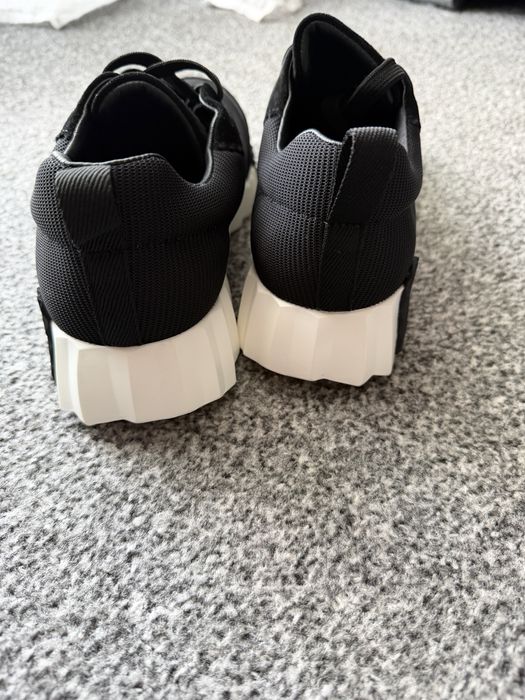 Super sneakersy H 38