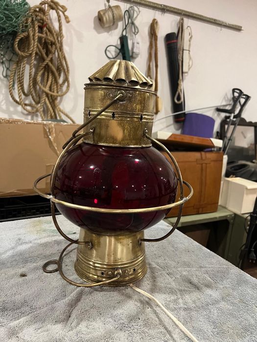 Candieiro de luz vermelha