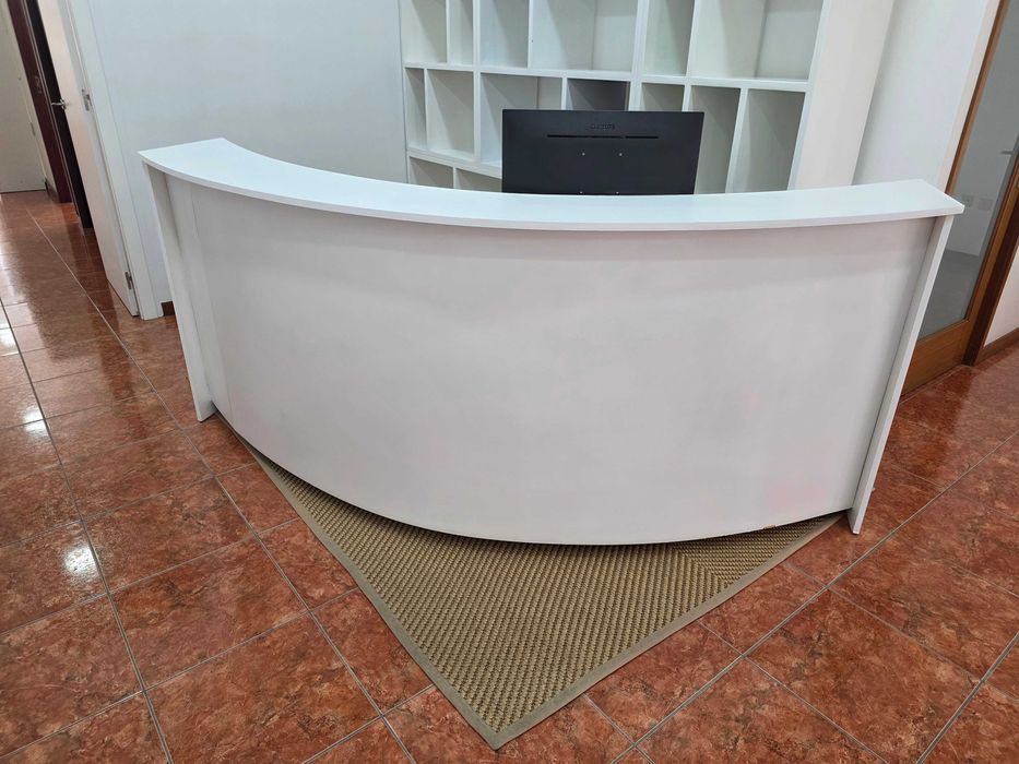 Balcão e Blocos de Gavetas de Escritório
