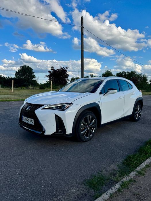 Продам Lexus ux