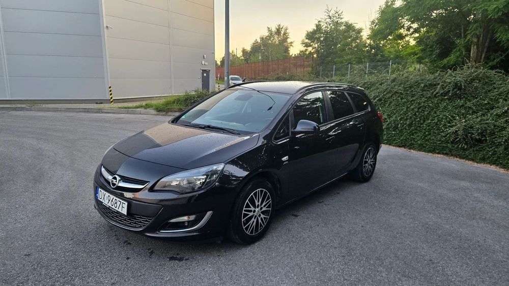 Opel Astra J/140 km/cosmo/sprowadzony/zarejestrowany/150jahre/okazja