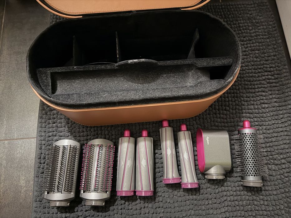 Продам dyson HS01