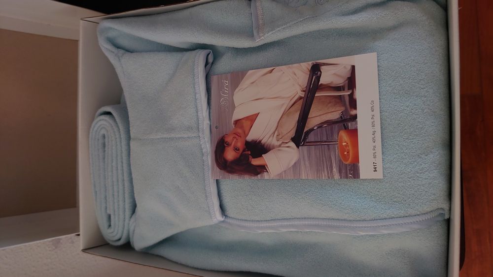 Vendo Robe da Marca Mira para Mulher Cor Azul NOVO